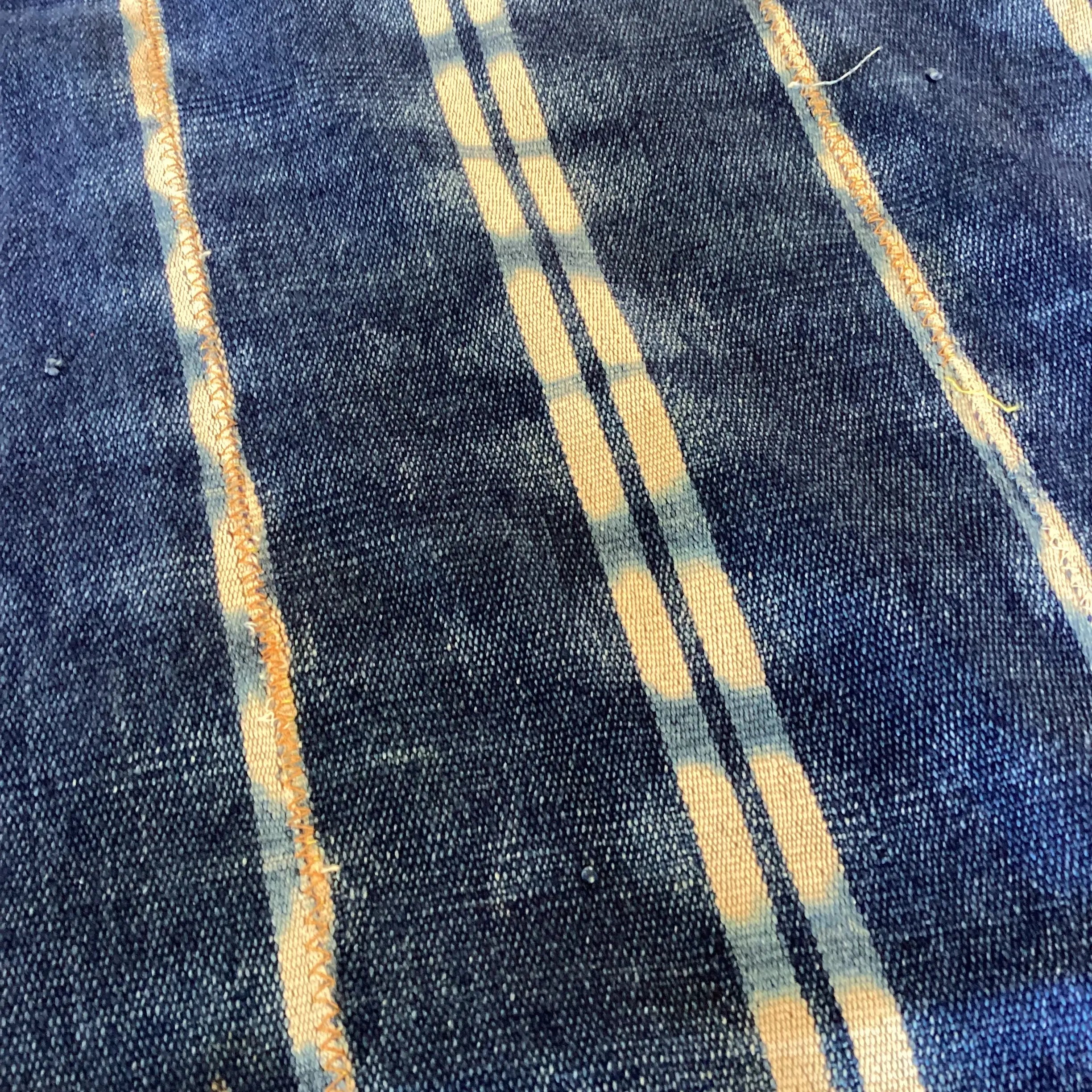 Dash Line African Blanket Bully