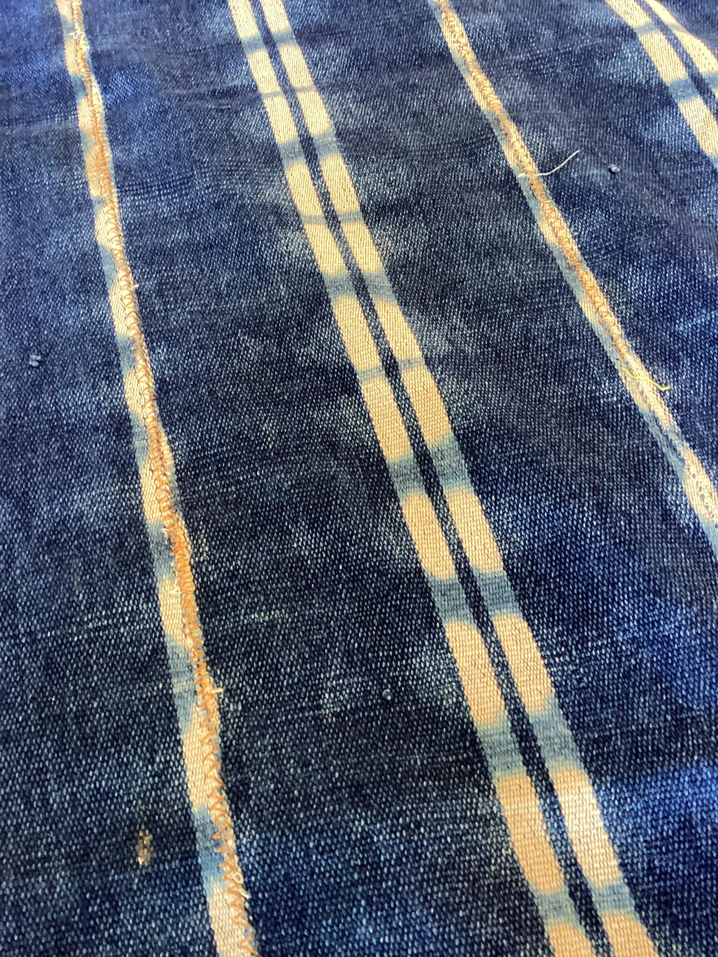 Dash Line African Blanket Bully