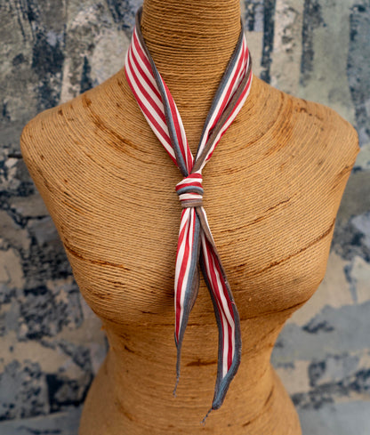 Queens Game Neck Scarf