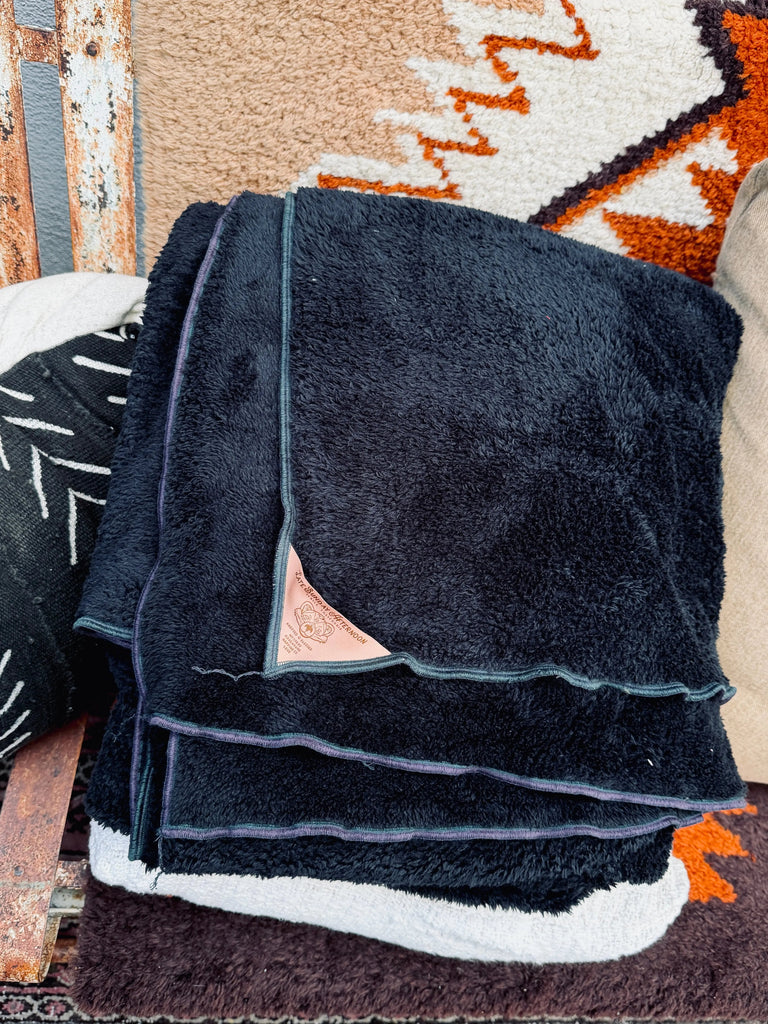 Ultimate Snuggle Blanket - Black Late Sunday Afternoon